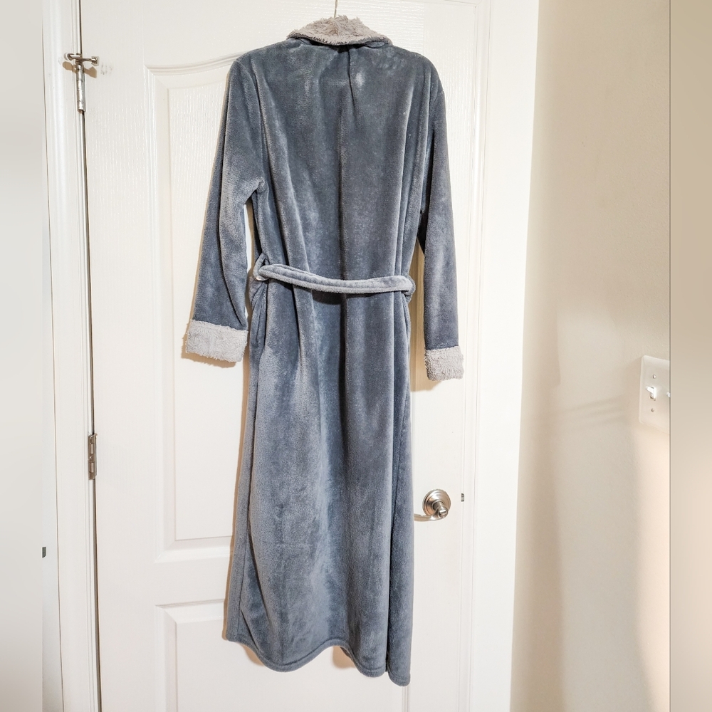 Luxury Fleece Soft Robe - Picture 4 of 5